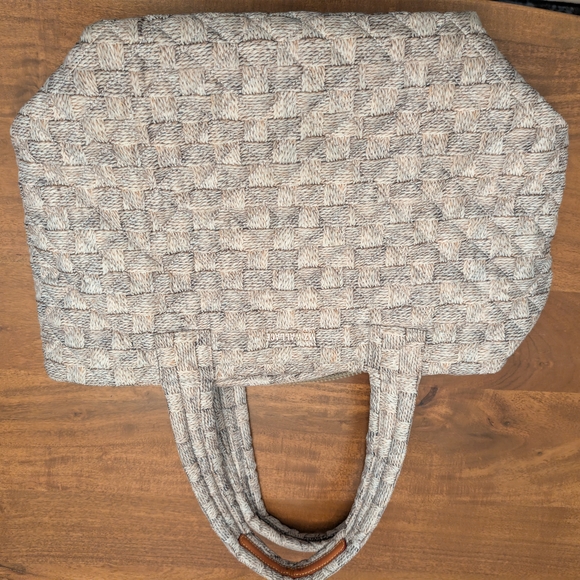 Gray Quilted Tote Bag - Picture 4 of 10